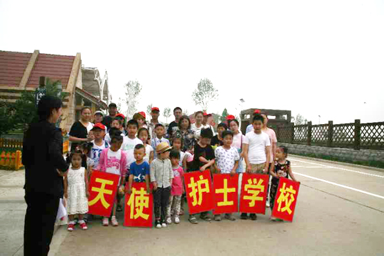 石家莊天使護士學校親子牽手、凝聚天使