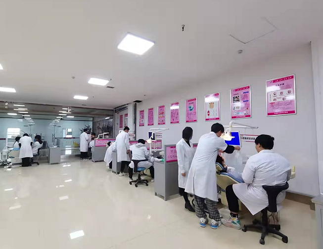 初中畢業女生來石家莊天使護士學校學習口腔專業有前途嗎？