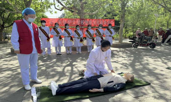 石家莊天使護(hù)士學(xué)校走進(jìn)社區(qū)開展健康便民服務(wù)活動(dòng)